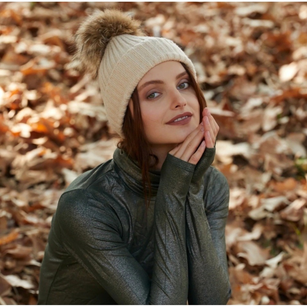 Virginia Wolf Beige Ivory Ribbed Knit Beanie with Fur Pom Pom One Size